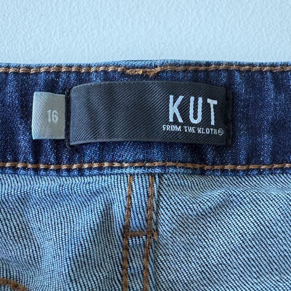 Kut from the Kloth Size 16 Chloe Boyfriend Short Denim Dark Wash Distressed - Picture 3 of 16